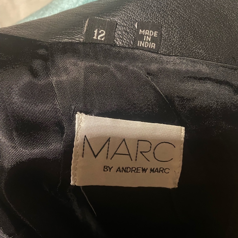 Andrew Marc: vintage black leather pencil skirt - Picture 6 of 6